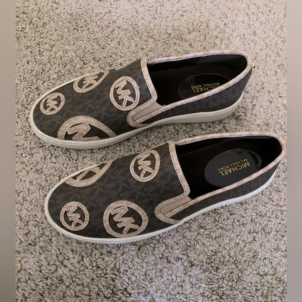 Michael Kors canvas slip on - Picture 2 of 4